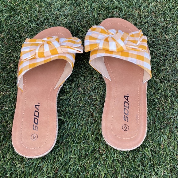 Soda Yellow Checkered Sandals - Picture 4 of 5